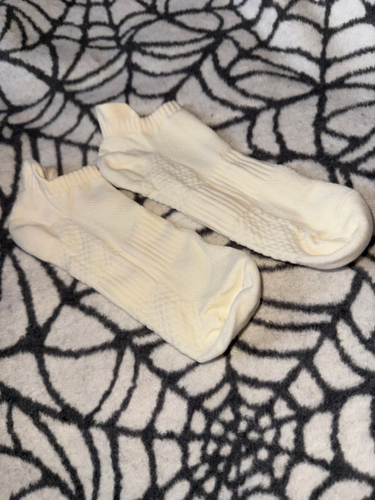 Cream ‘72’ Trainer Socks