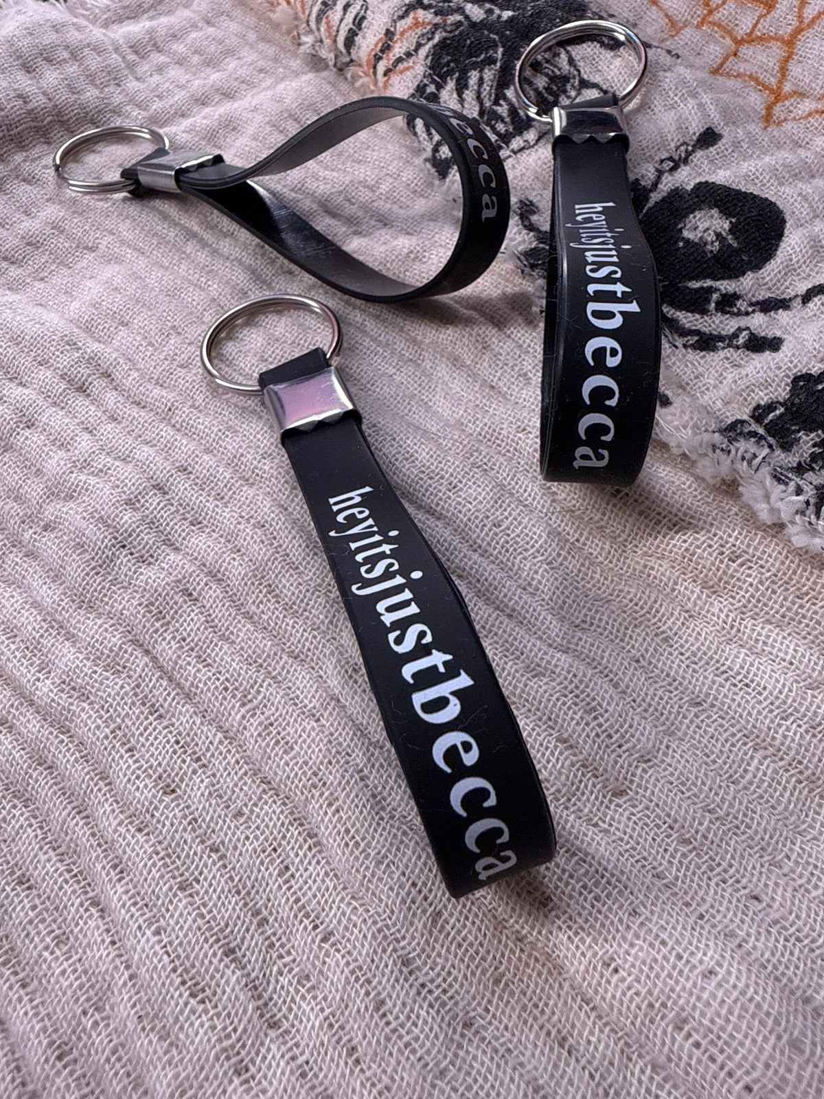 ‘heyitsjustbecca’ Keyring (Option 1)