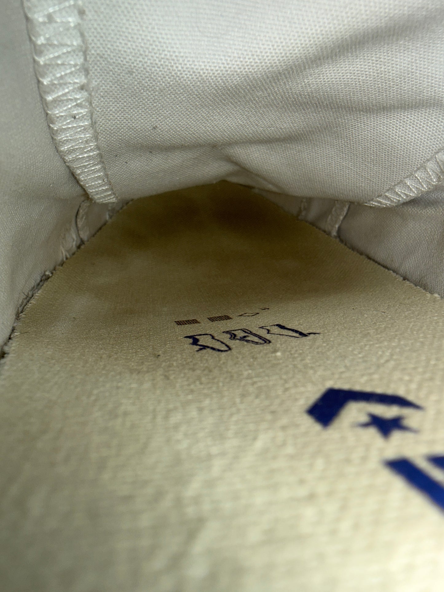 High Top Converse White (Worn)